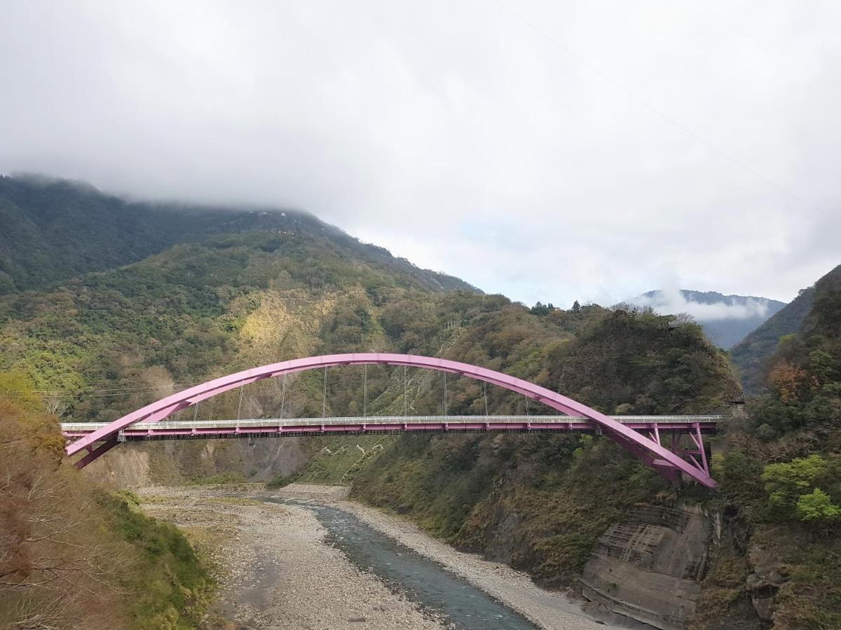 拉拉山周家渡假旅館 Hualing ภายนอก รูปภาพ