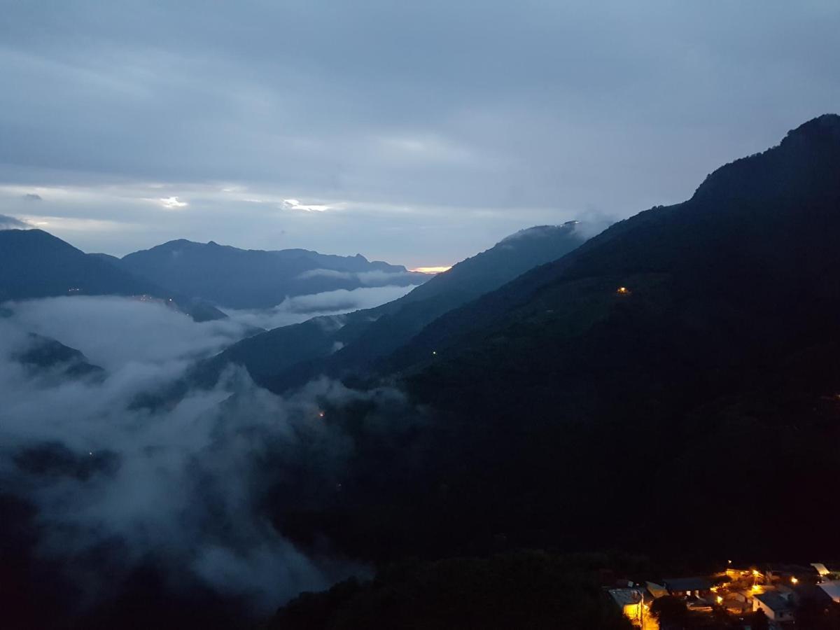 拉拉山周家渡假旅館 Hualing ภายนอก รูปภาพ